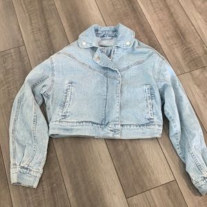 Cropped denim jacket